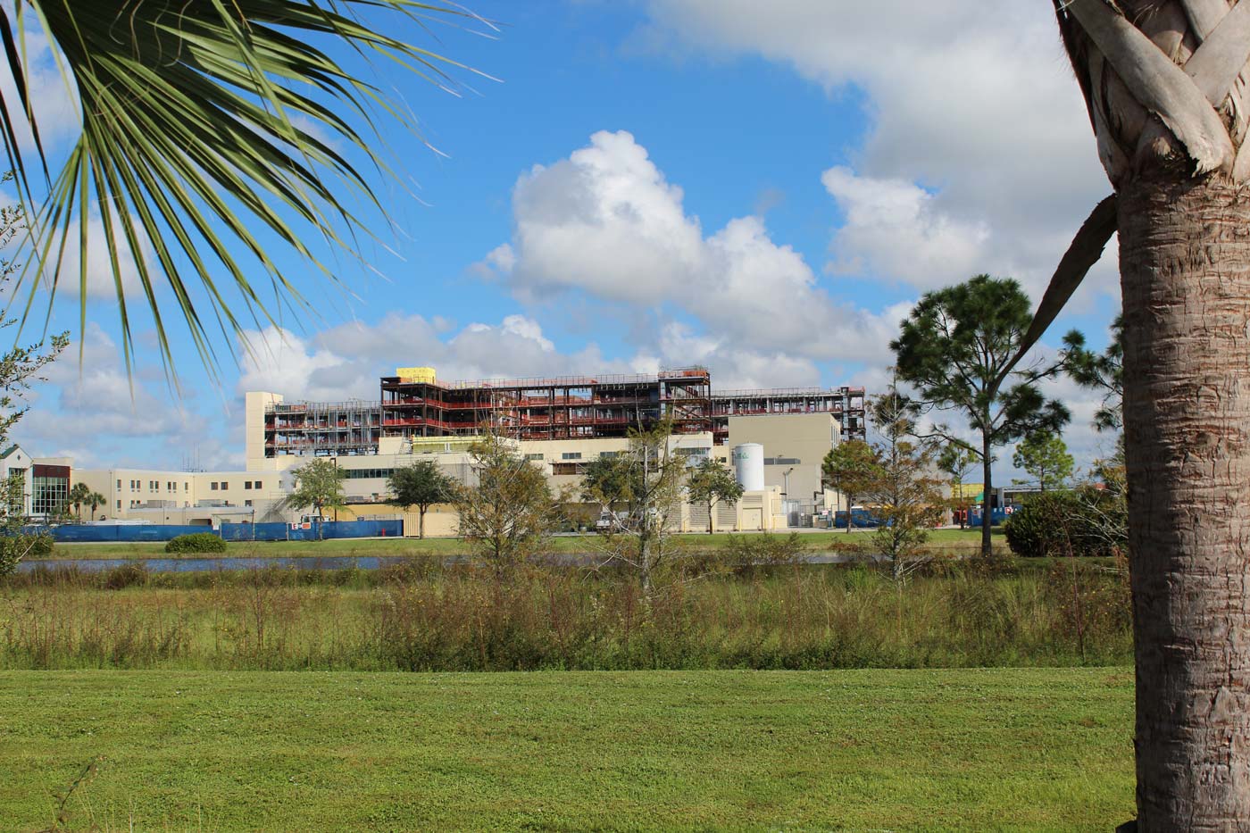 under-construction-gold-coast-medical-center-1